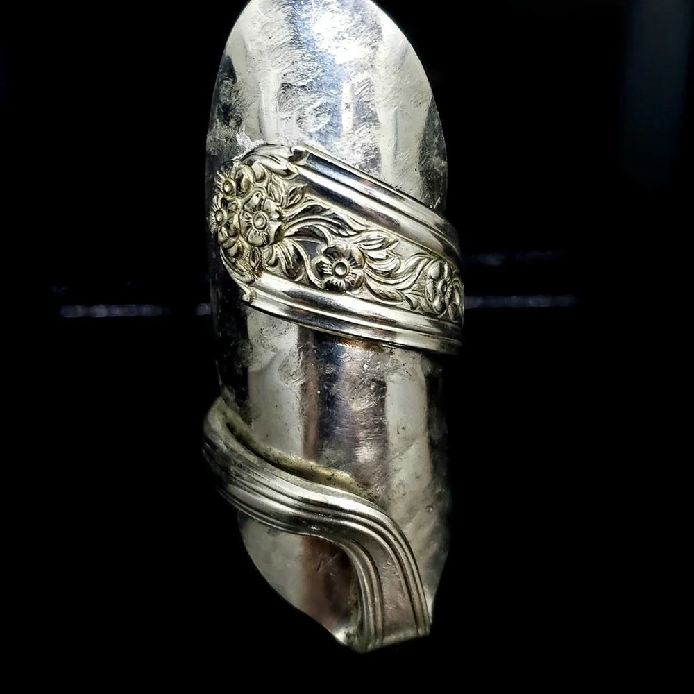 Vintage International Silver Co. 1936 "Viceroy" pattern talon style whole silver